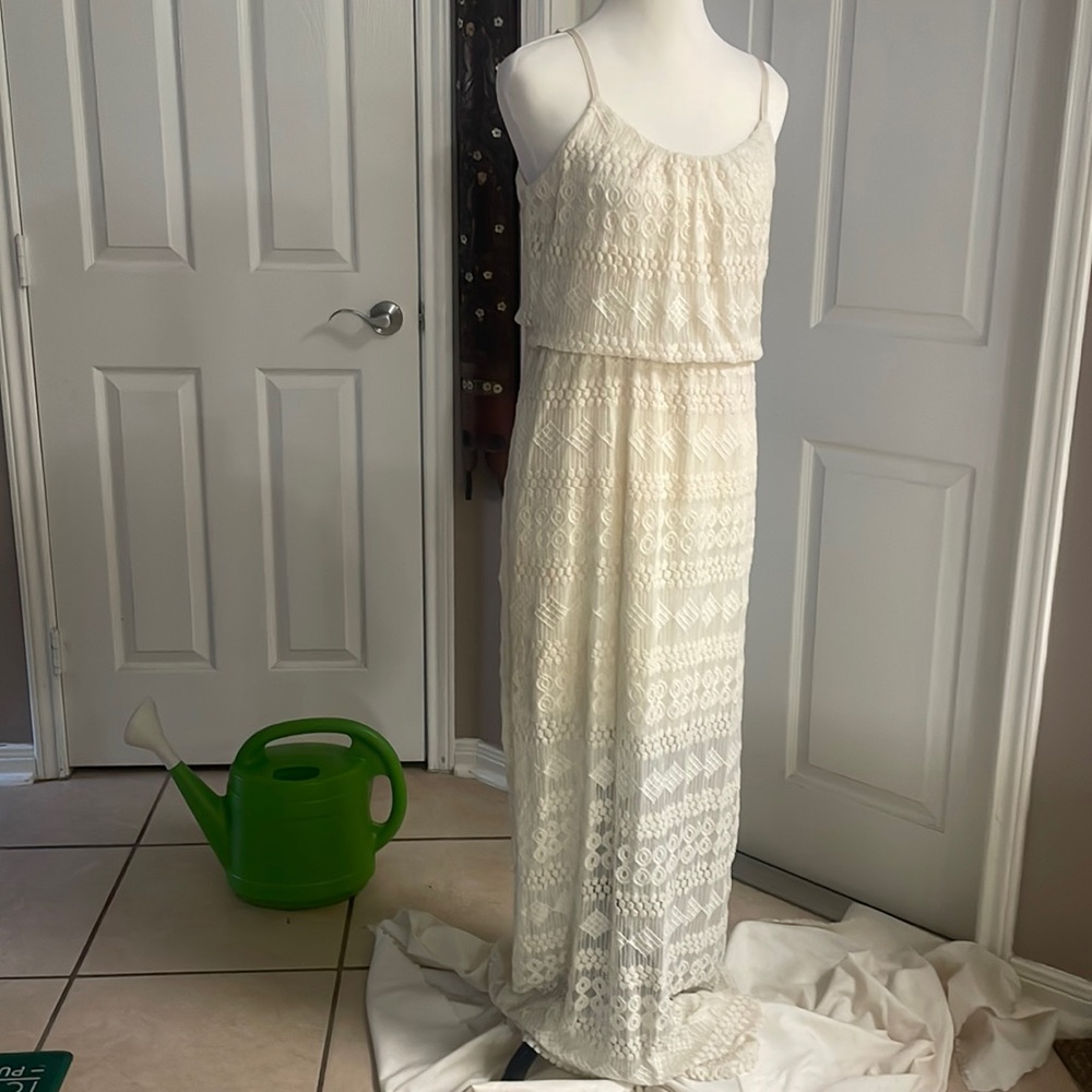 Bailey Blue maxi dress in xl w/adjustable straps cream knee length interior